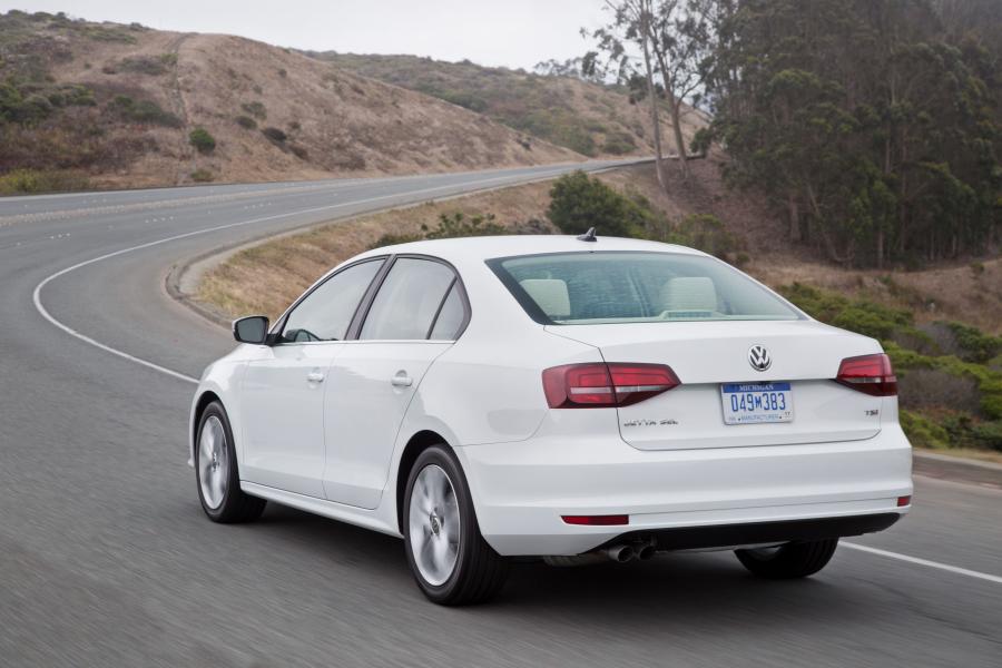  Volkswagen Jetta 2015 года  (US) (фото 49 из 62)